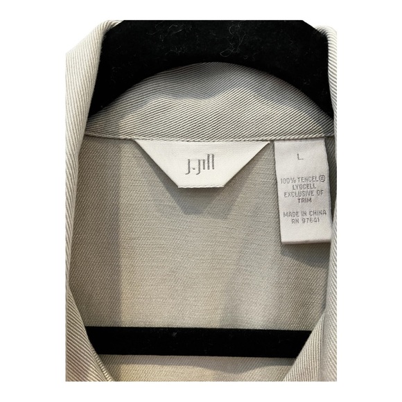 J. Jill- Tencel, Khaki, Zipper Jacket with side pockets. Gently used, - Picture 5 of 6